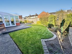 KINGS HEAD COURT- click for photo gallery